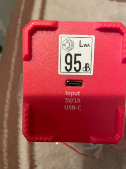 Vând compresor portabil cu baterie