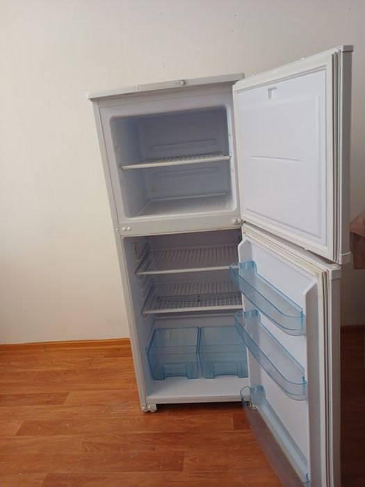 Холодильник Бирюса