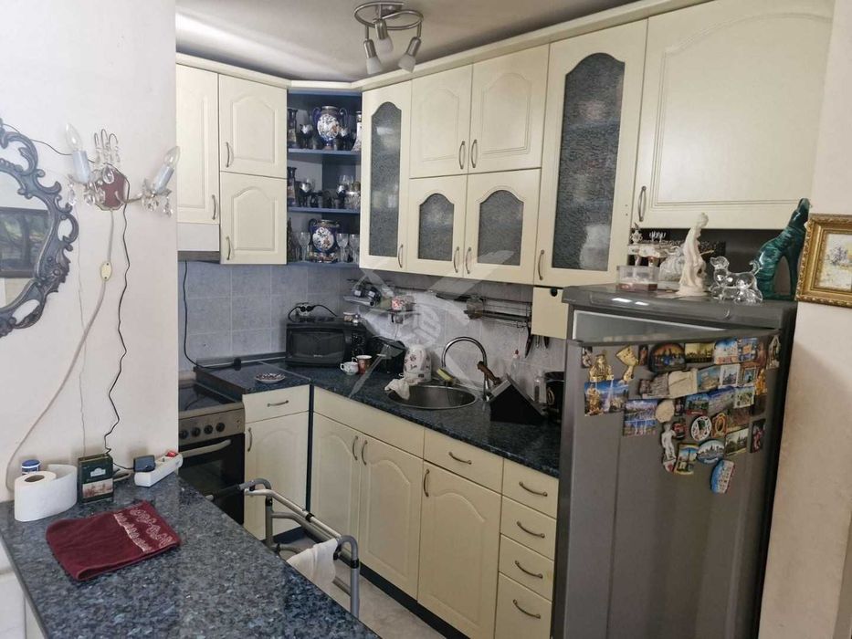 Дава се под наем Тристаен апартамент в София, Младост 1 - 80 кв.м за 1100 € - Снимка #2