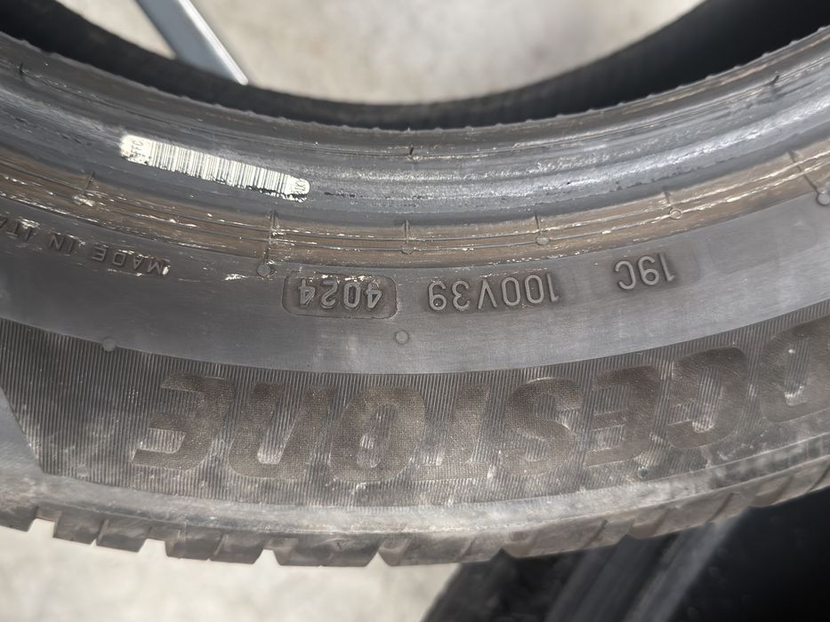 Vand 4 anvelope 225/55/18 bridgestone de iarnă ca noi