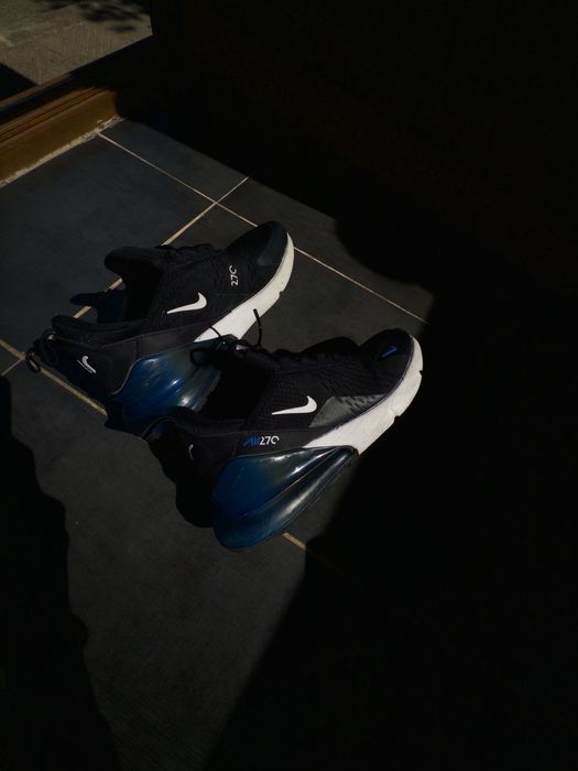 Nike обувки 270.