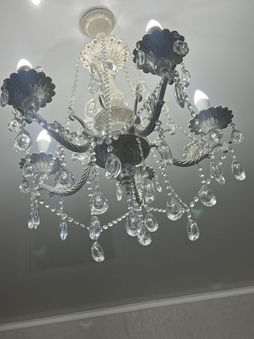 Prodam люстру! 777-