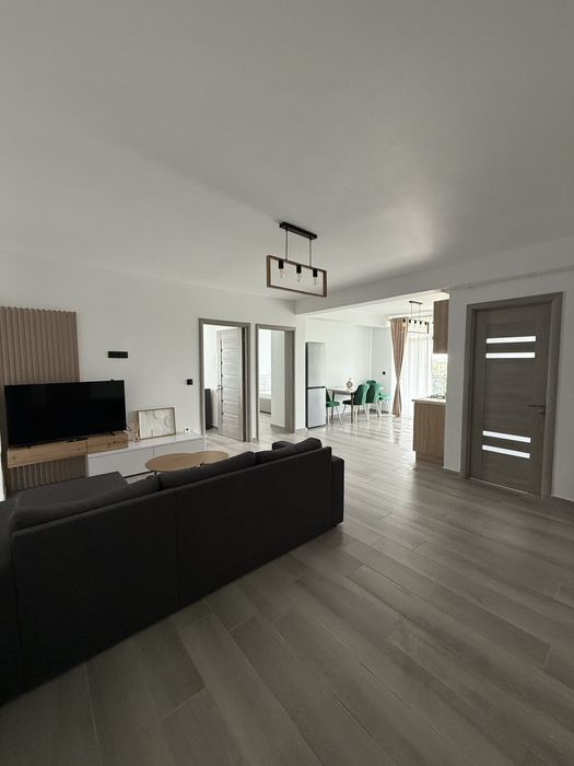 Închiriez apartament