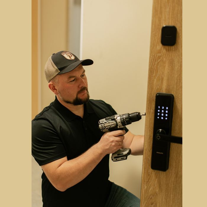 Установка умных смарт замков