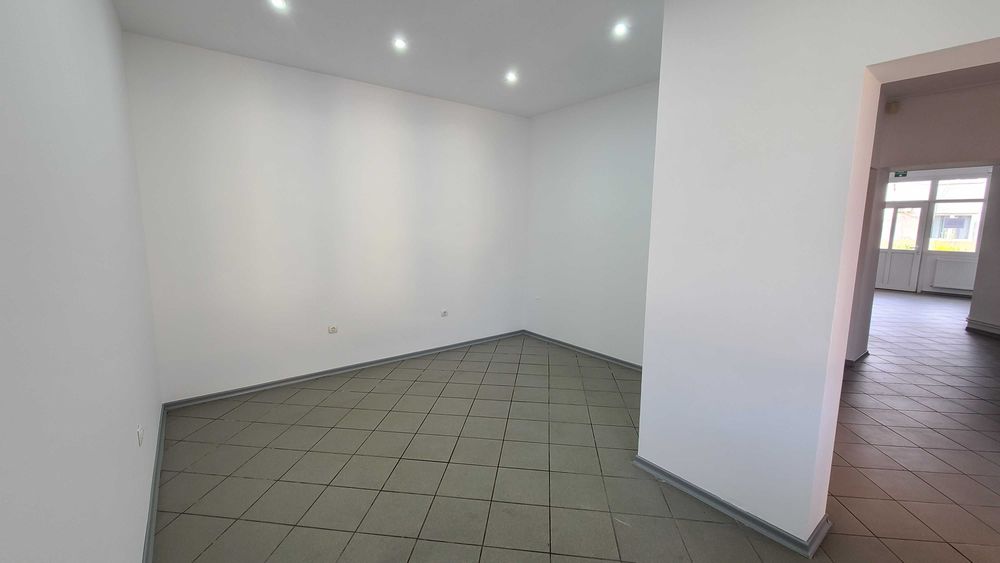 Închiriez spațiu comercial SAD 55 mp, zona Bălcescu pt cabinet medical