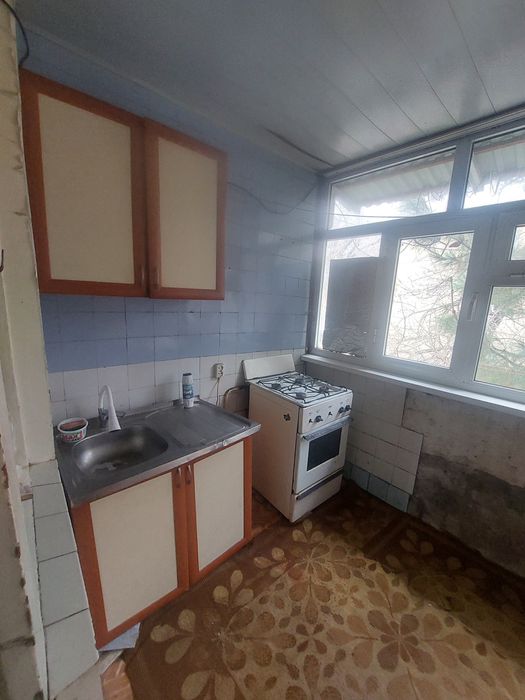 Сдается квартира 2х комнотная Вогзал саодат срочно