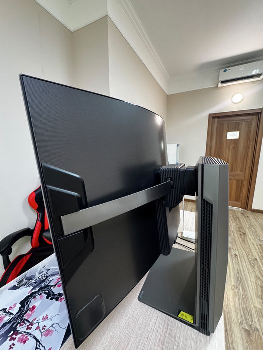 Монитор LG Flex гибкий дисплей