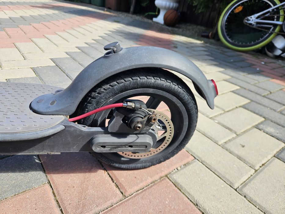 Vând trotineta electrica