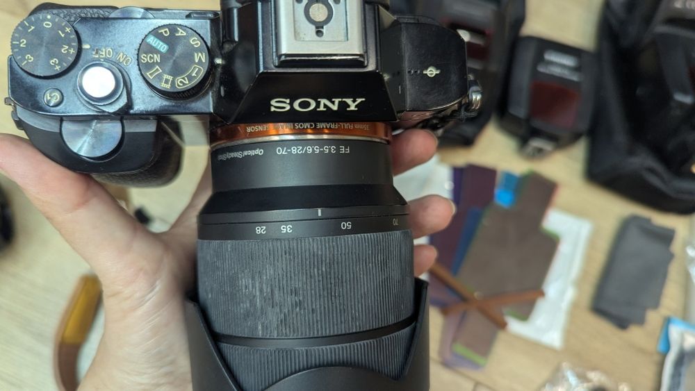 Sony A7R фотоапарат + обектив 28-70(FE 3,5-5,6) + подаръци
