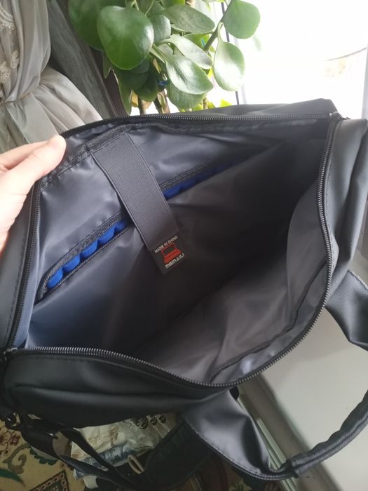 Ноутбук сумкасы кара ренгде