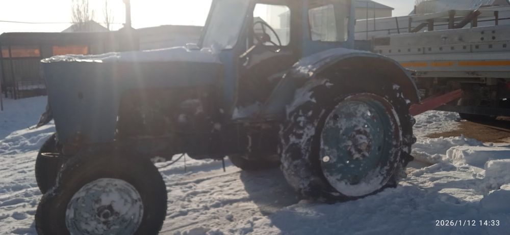 Продам срочно трактор