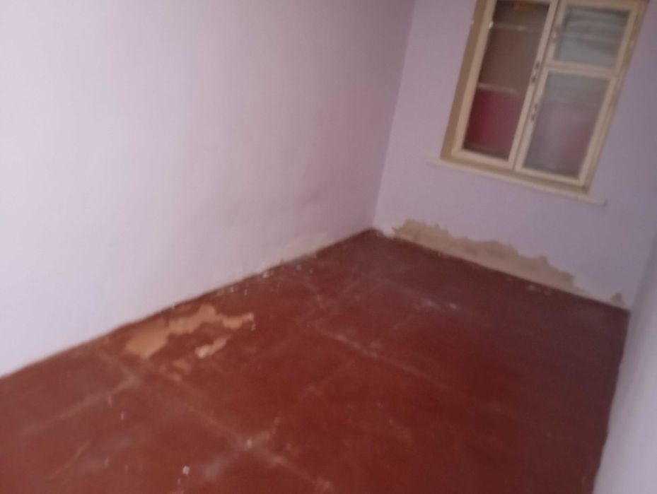 Barcha qulayliklarga ega Toshkent viloyati Oʻrta Chirchiq uy sotiladi