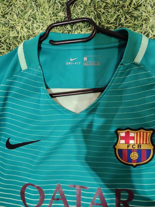 Barcelona 16/17 Third Shirt #6 Xavi, Size L