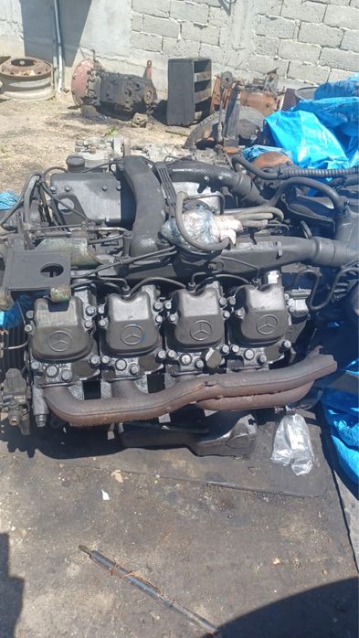Motor Mercedes Benz V8 OM 422