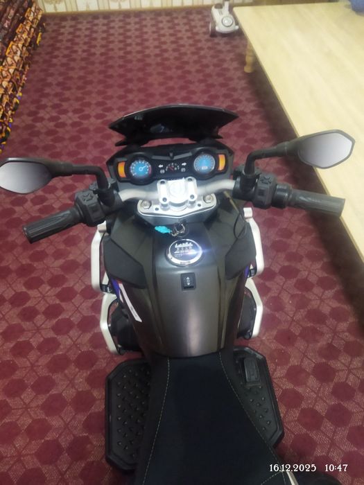 Yosh bolalar uchun Elektron moto sotiladi srochna