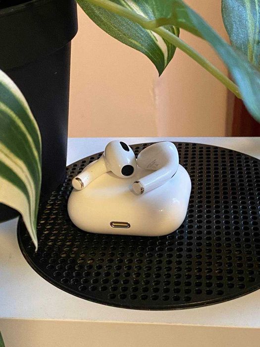 Оригинални AirPods 3
