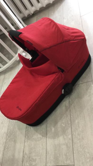 Коляска Cybex с люлькой