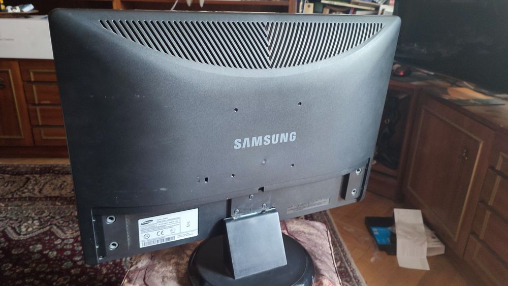 Отличен Samsung 226 BW 22"