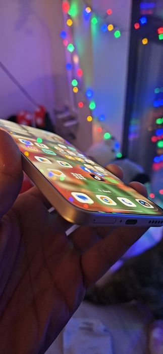 Honor 400 5G | 256 GB | Gold | Ca nou | Accesorii incluse