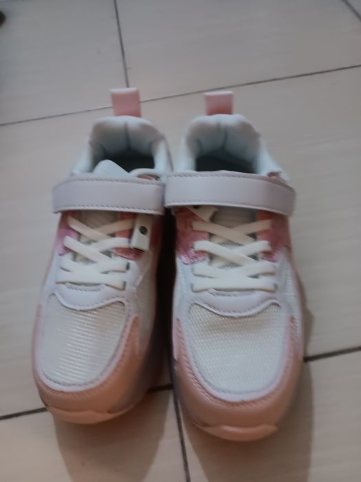 Светещи детски маратонки с колела, кънки, ролери, 33номер, стелка 21см