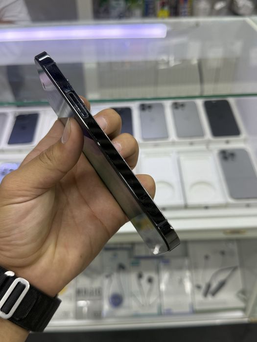 iphone 12 pro в хорошем состояний