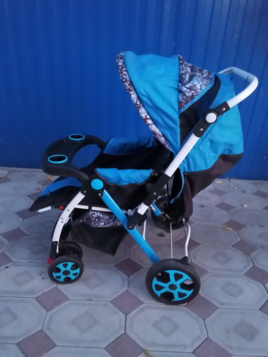 Коляска детская прогулочная