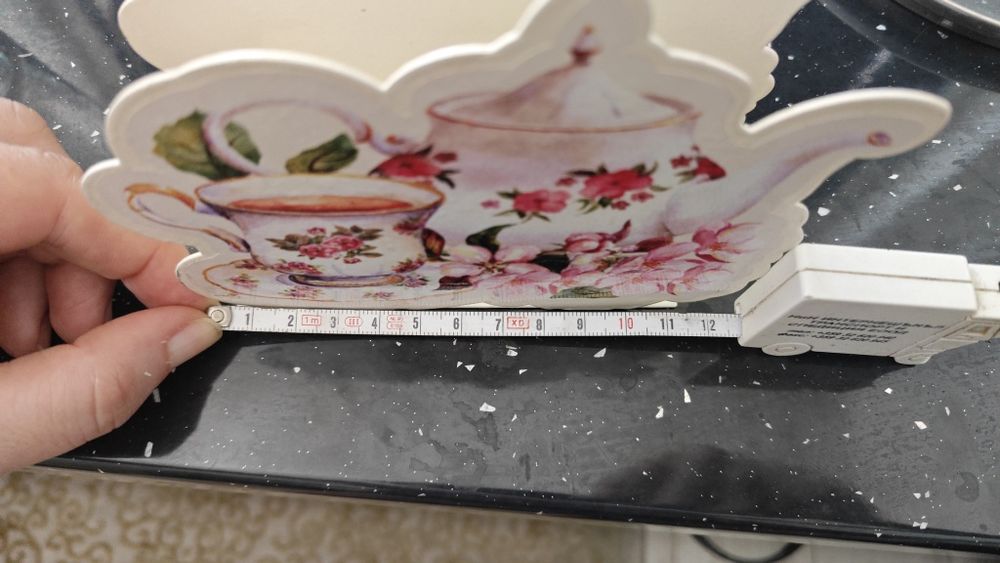 Красив  салфетник с флорални мотиви