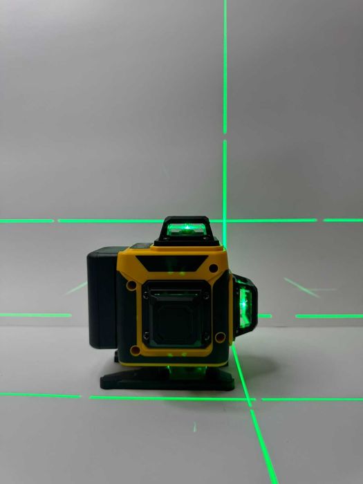 Професионален 4D лазерен нивелир Dotvix