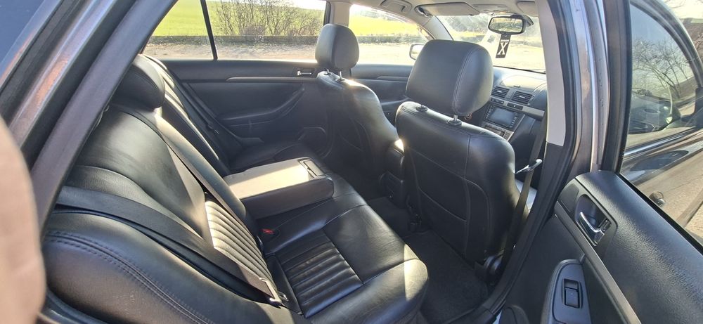 Тойота авенсис 2.0 126кс.2008г