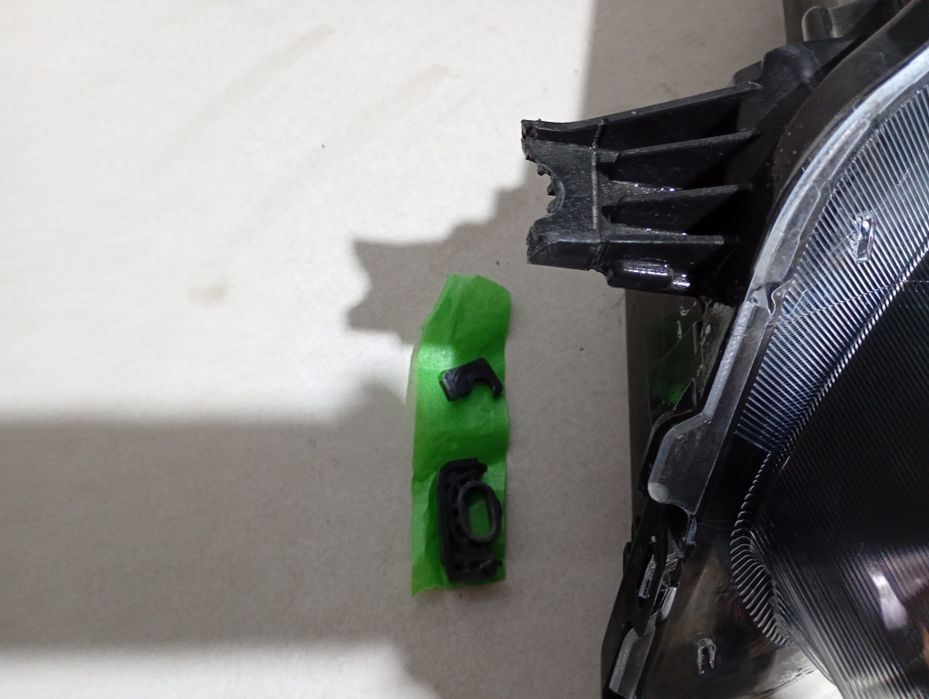 Far stânga Ford kuga 3 lupa led halogen cod LV4B 13W030AL