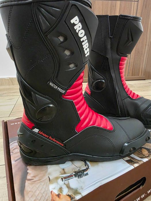 Продавам чисто нови ендуро ботуши