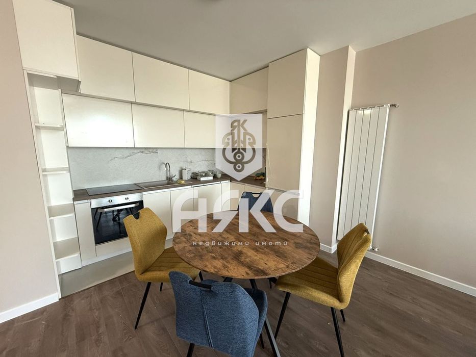 Дава се под наем Тристаен апартамент в София, Студентски град - 126 кв.м за 1020 € - Снимка #2