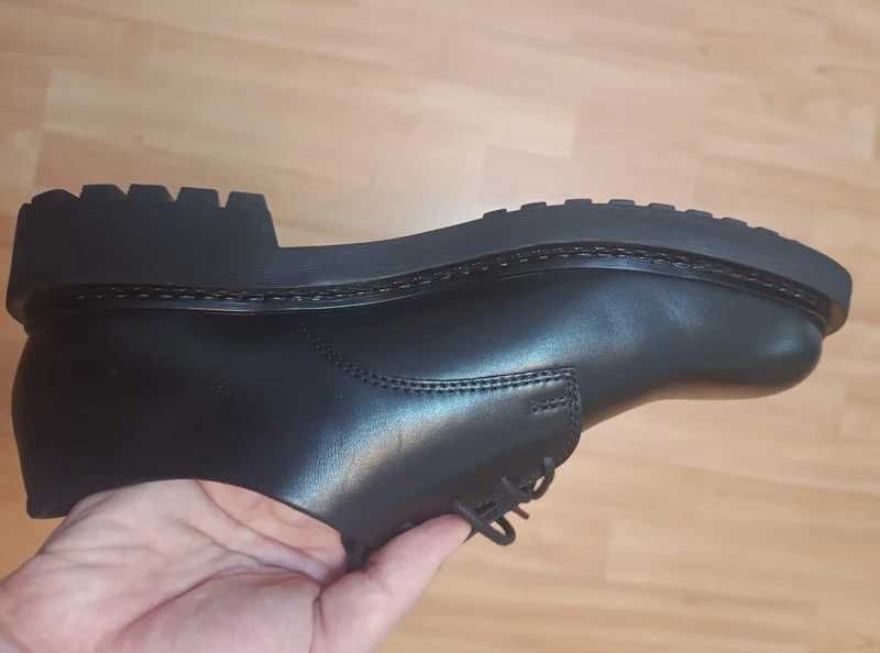 Pantofi eleganți din piele Zara Man