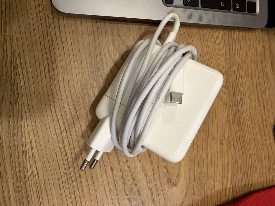 MacBook Pro 13“ (2020) i5 2.0 GHz, 16GB RAM, 4x Thunderbolt 3