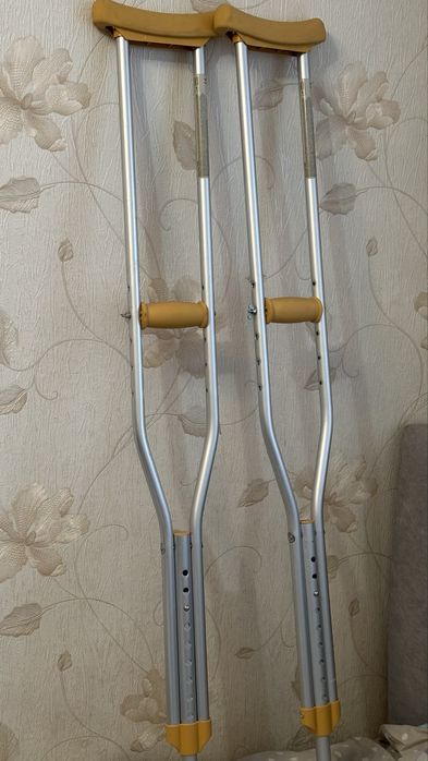 Костыли подмышечные