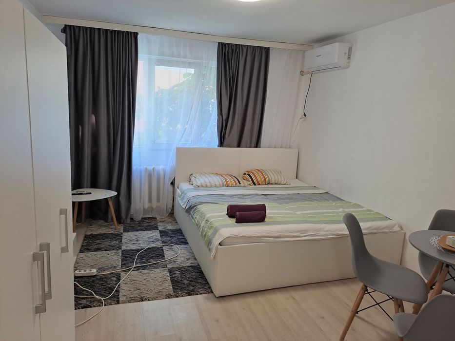 Inchiriez garsoniera în regim hotelier