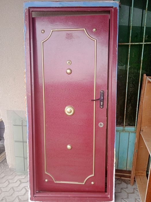 Eshik temirlik sotiladi