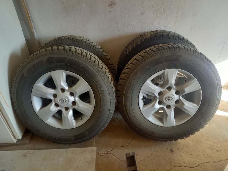 Запчасти для мерседеса разные