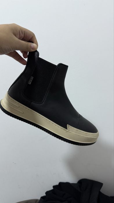 Продам весенние ботинки челси