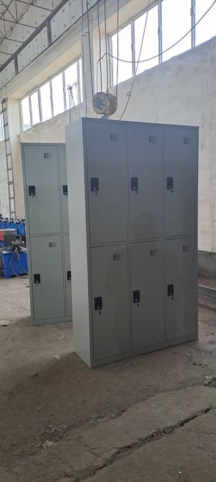 Шкаф металлический для сменной одежды. 1800х1200х400 мм.
