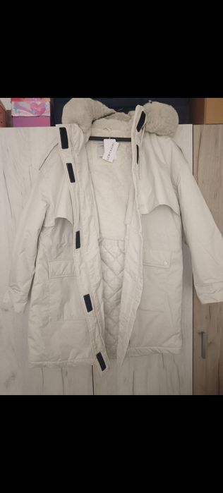 Бяло зимно дълго яке