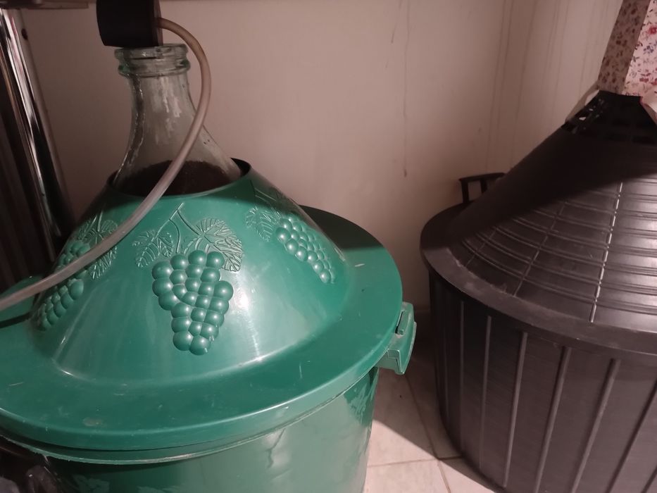 Damigeană cu coș de 50 litri!!!