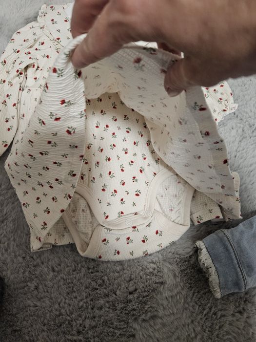 Дрехи за момиче Zara 6-9 мес и 9-12 мес .