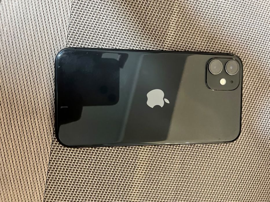 iPhone 11 128гб черный продам
