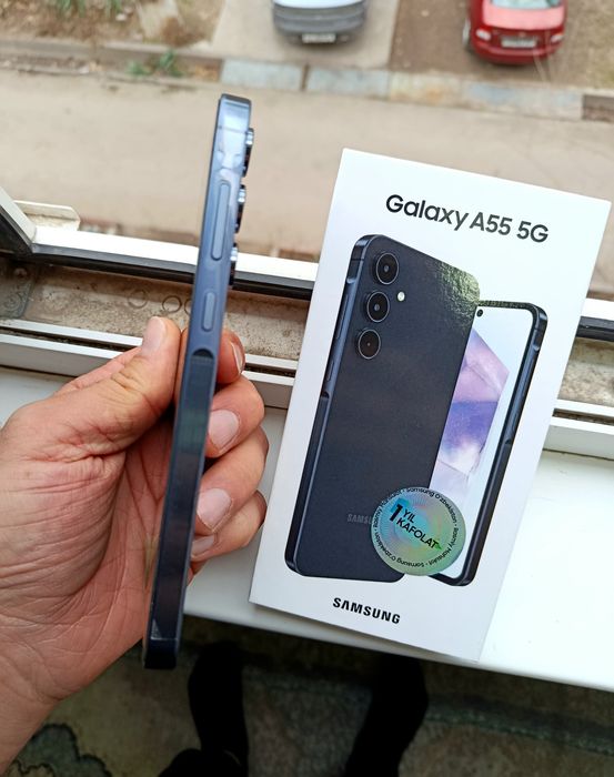 Продам Samsung A55 8/256Гб как новый полный оригинал комплект
