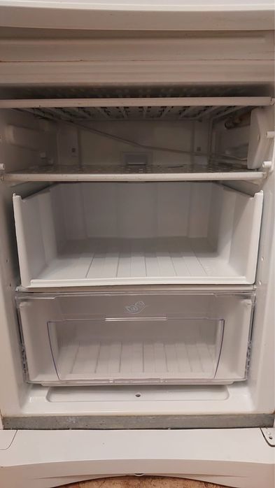 Холодильник двухкамерный индезит Indesit