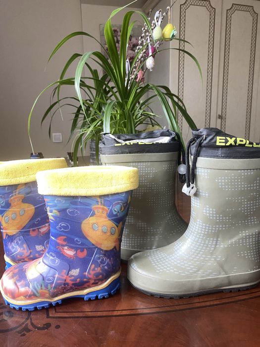 Резиновые  сапоги 24 и 29 размер