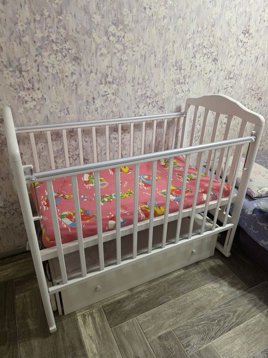 Продам детскую кроватку