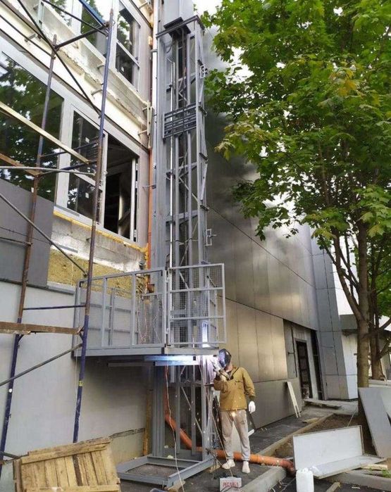 Подъемник мачтовый, консольный, грузовой, винтовой, козловой кран