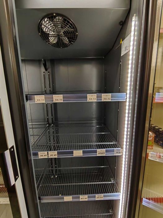 Хладилна витрина